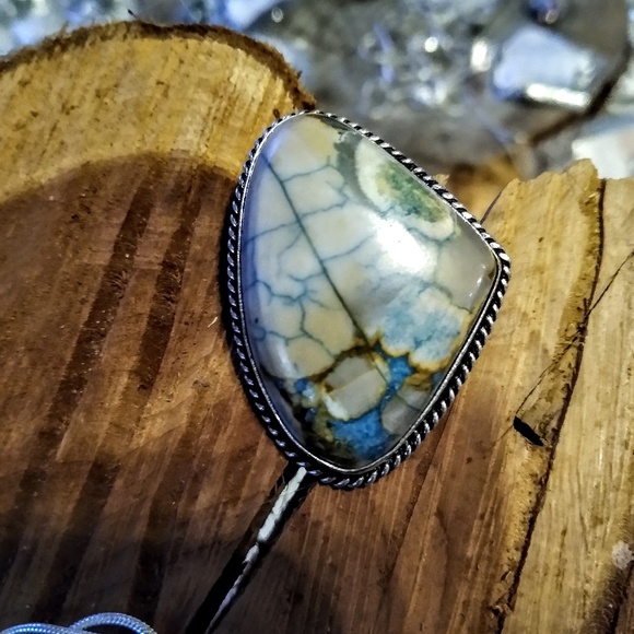 NECKLACE AND RING SET - Picture 3 of 4